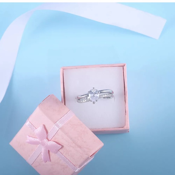 925 Silver Ring Pear Cut White Sapphire Ring - Picture 4 of 4